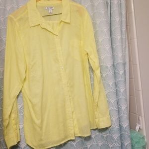 SOLD! Like new Old Navy pale yellow blouse, sz L